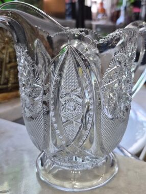 Vintage Hofbauer "The Byrdes Collection" 32 oz footed lead Vrystal pitcher